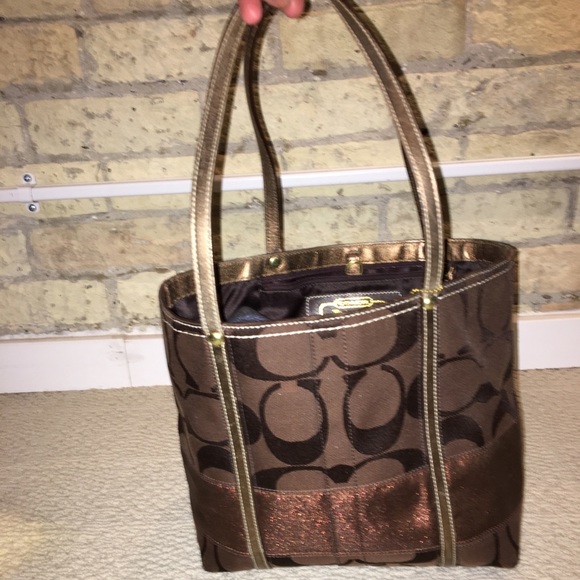 Coach Tote - Picture 2 of 4